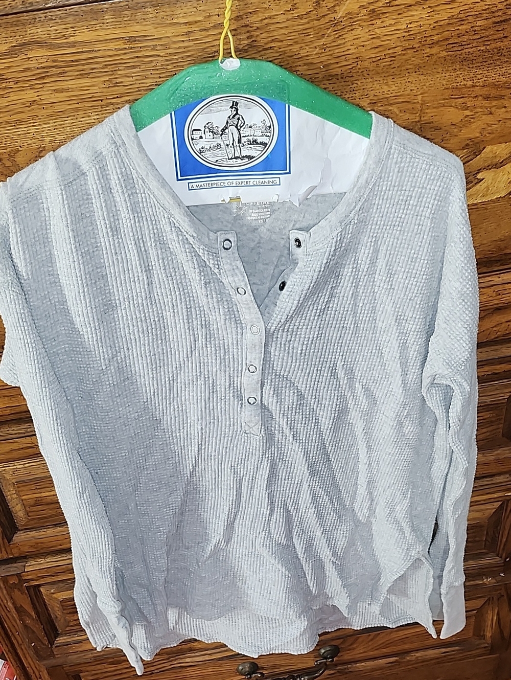Men's Light Gray Waffle Henley Long-Sleeve Shirt